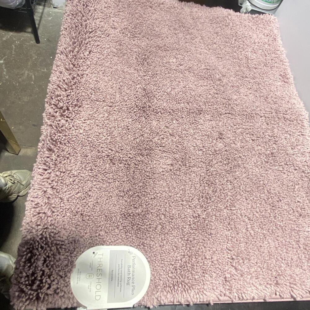 Threshold Reversible performance plus bath rug 20in x 34in color-Almost Rose